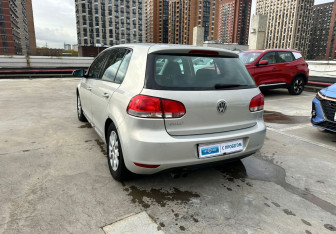 Подержанный автомобиль Volkswagen Golf Hatchback 2011 года (6 фото)