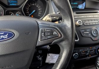 Подержанный автомобиль Ford Focus Hatchback 2018 года (26 фото)