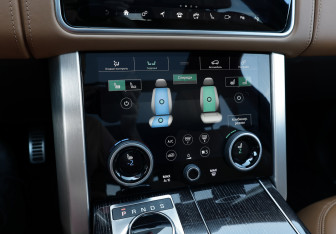 Подержанный автомобиль Land Rover Range Rover 2019 года (23 фото)