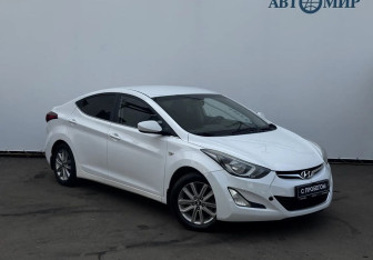 Подержанный автомобиль Hyundai Elantra Sedan 2015 года (3 фото)
