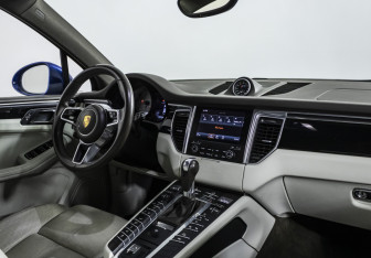 Подержанный автомобиль Porsche Macan 2016 года (9 фото)