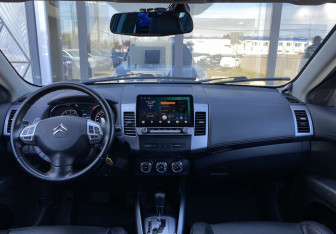 Подержанный автомобиль Citroen C-Crosser 2010 года (11 фото)