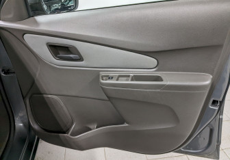 Подержанный автомобиль Chevrolet Cobalt Sedan 2012 года (17 фото)