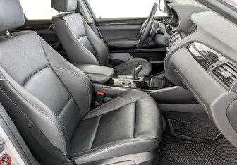 Подержанный автомобиль BMW X4 2017 года (23 фото)