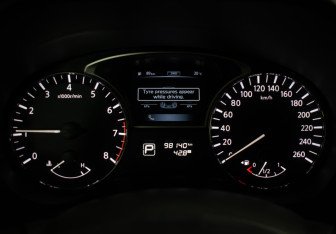 Подержанный автомобиль Nissan Pathfinder 2016 года (13 фото)