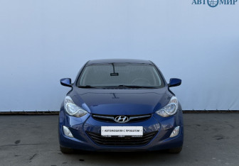 Подержанный автомобиль Hyundai Elantra Sedan 2012 года (2 фото)