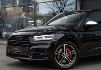 Подержанный автомобиль Audi SQ5 2020 года (24 фото)