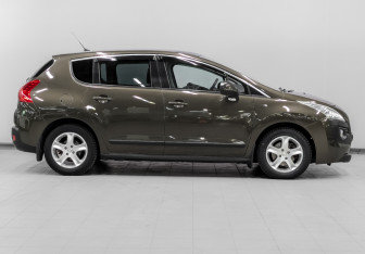 Подержанный автомобиль Peugeot 3008 2012 года (4 фото)