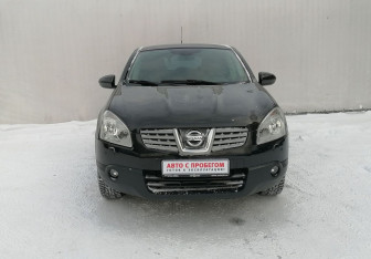 Подержанный автомобиль Nissan Qashqai 2009 года (2 фото)