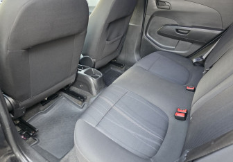 Подержанный автомобиль Chevrolet Aveo Sedan 2012 года (10 фото)