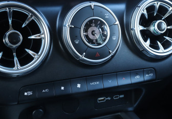 Подержанный автомобиль Tank 300 2023 года (15 фото)