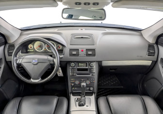 Подержанный автомобиль Volvo XC90 2013 года (15 фото)