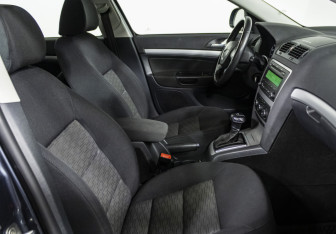 Подержанный автомобиль Skoda Octavia Liftback 2012 года (10 фото)