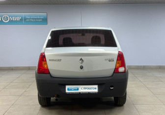 Подержанный автомобиль Renault Logan Sedan 2009 года (6 фото)