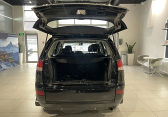 Подержанный автомобиль Citroen C-Crosser 2011 года (7 фото)