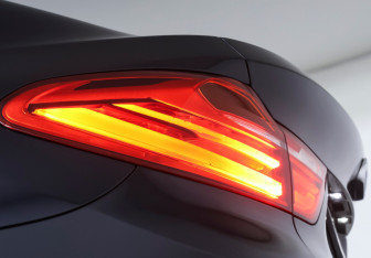 Подержанный автомобиль BMW X4 2016 года (21 фото)