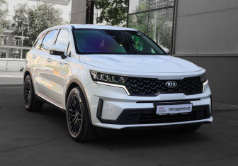 Подержанный автомобиль Kia Sorento 2021 года (3 фото)