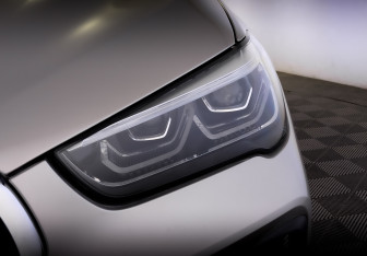 Подержанный автомобиль BMW X1 2022 года (17 фото)