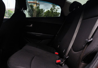 Подержанный автомобиль Kia Rio Sedan 2012 года (8 фото)