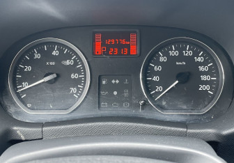 Подержанный автомобиль Nissan Terrano 2015 года (16 фото)