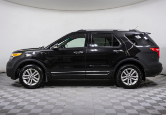 Подержанный автомобиль Ford Explorer 2012 года (8 фото)