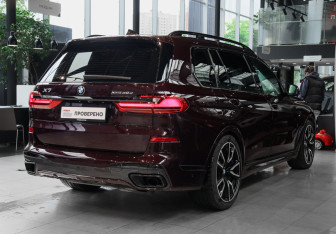 Подержанный автомобиль BMW X7 2020 года (4 фото)
