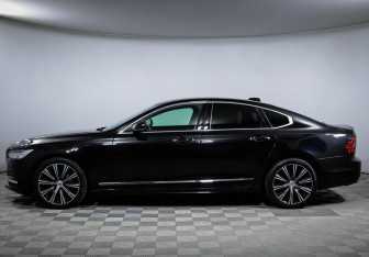 Подержанный автомобиль Volvo S90 2021 года (8 фото)