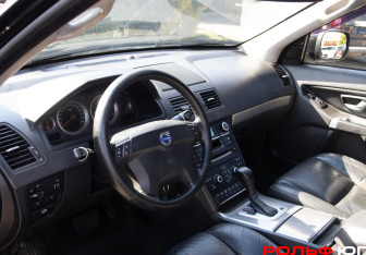 Подержанный автомобиль Volvo XC90 2009 года (10 фото)