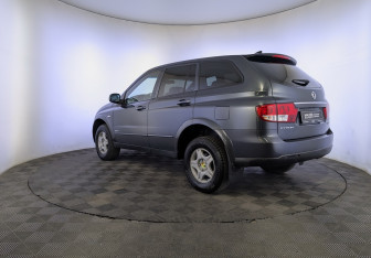 Подержанный автомобиль SsangYong Kyron 2014 года (7 фото)