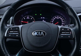 Подержанный автомобиль Kia Sorento 2018 года (15 фото)