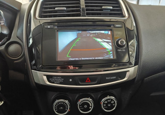 Подержанный автомобиль Mitsubishi ASX 2014 года (13 фото)