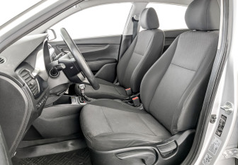 Подержанный автомобиль Kia Rio Hatchback 2021 года (20 фото)