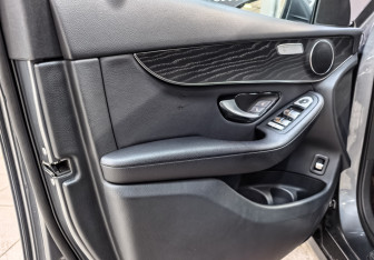 Подержанный автомобиль Mercedes-Benz GLC Coupe 2018 года (19 фото)