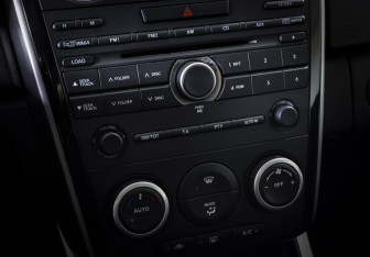 Подержанный автомобиль Mazda CX-7 2011 года (17 фото)