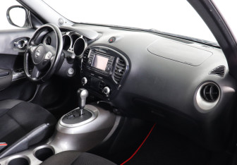 Подержанный автомобиль Nissan Juke 2011 года (6 фото)
