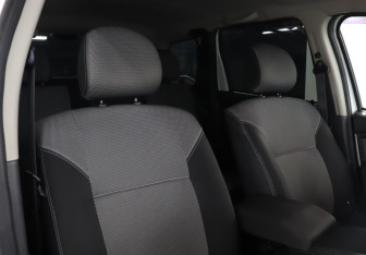 Подержанный автомобиль Renault Duster 2014 года (16 фото)