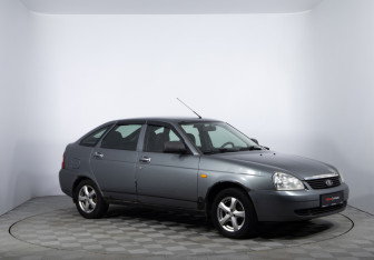 Подержанный автомобиль LADA (ВАЗ) Priora Hatchback 2011 года (3 фото)