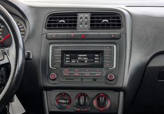 Подержанный автомобиль Volkswagen Polo Sedan 2019 года (17 фото)