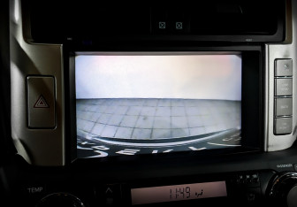 Подержанный автомобиль Toyota Land Cruiser Prado 2013 года (25 фото)