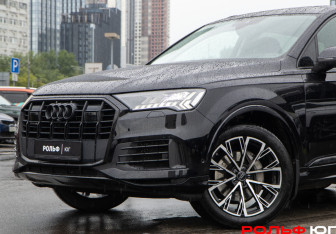 Подержанный автомобиль Audi Q7 2019 года (17 фото)