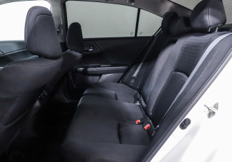 Подержанный автомобиль Honda Accord Sedan 2013 года (11 фото)