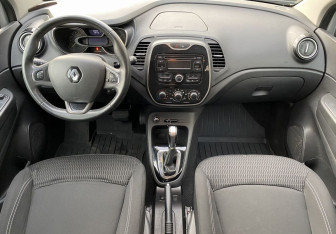 Подержанный автомобиль Renault Kaptur 2016 года (10 фото)