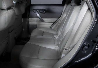 Подержанный автомобиль Infiniti FX 2007 года (10 фото)