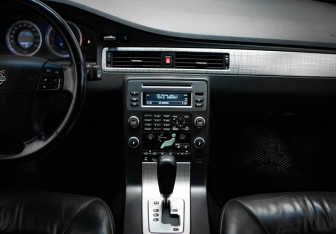 Подержанный автомобиль Volvo XC70 2008 года (17 фото)