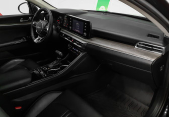 Подержанный автомобиль Kia K5 2021 года (9 фото)