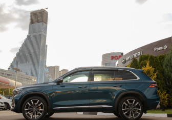 Подержанный автомобиль Geely Monjaro 2023 года (6 фото)