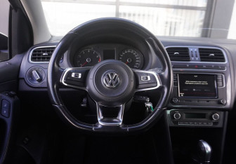 Подержанный автомобиль Volkswagen Polo Sedan 2019 года (13 фото)