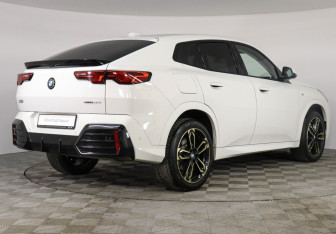 Подержанный автомобиль BMW X2 2024 года (2 фото)