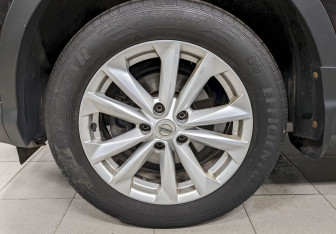 Подержанный автомобиль Nissan Qashqai 2014 года (17 фото)