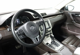 Подержанный автомобиль Volkswagen Passat Wagon 2012 года (8 фото)